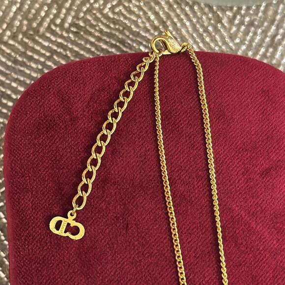 Authentic Christian Dior Gold Tone Heart Motif Chain Pendant Necklace CD - Picture 5 of 11
